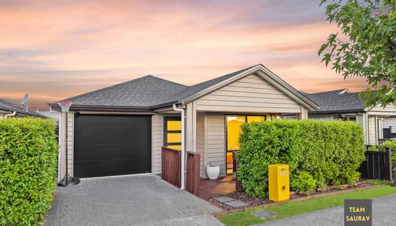 33 Kahui Parade, Karaka