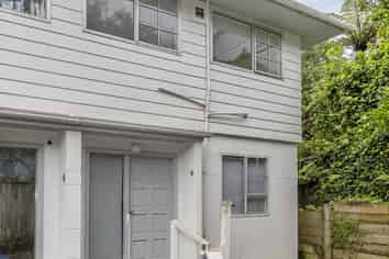 6 Cyril Way, Paparangi