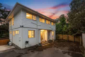 6 Cyril Way, Paparangi