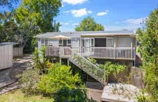 11 Norman Road, Titirangi