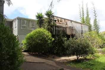 11 Norman Road, Titirangi