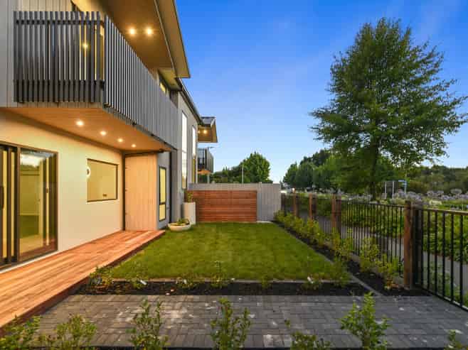 1/64 Banbury Crescent, Fairfield