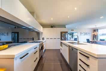 8 Hunter Hills Drive, Gleniti