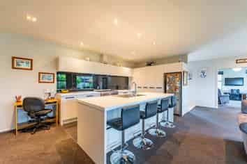 8 Hunter Hills Drive, Gleniti