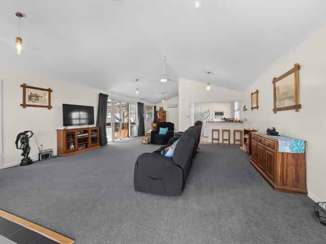 32 Keenans Road, Newland