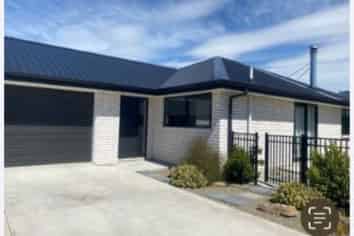 10 Travertine Street, Cromwell