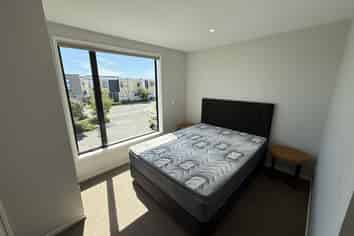 2/12 Parson Lane, Papatoetoe