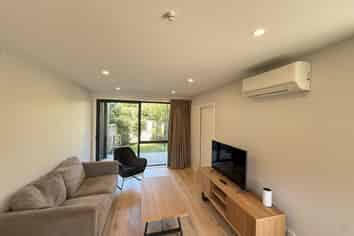 2/12 Parson Lane, Papatoetoe