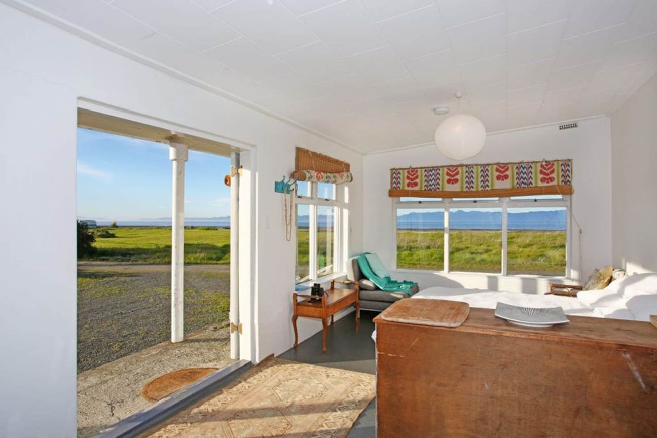 A Special Diamond Near the Beach! - Vista 4
