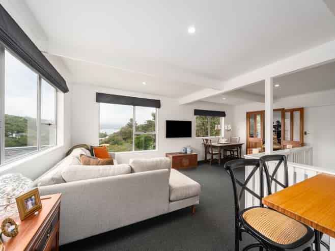 73A Airlie Road, Plimmerton