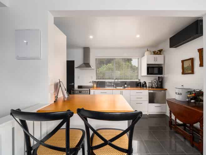 73A Airlie Road, Plimmerton