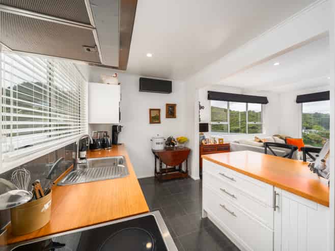 73A Airlie Road, Plimmerton