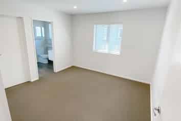 998b Colombo Street, Saint Albans