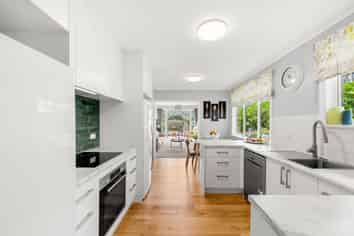 67 Bird Grove, Stokes Valley