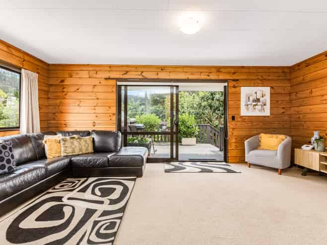 17 Forest Road, Pinehaven