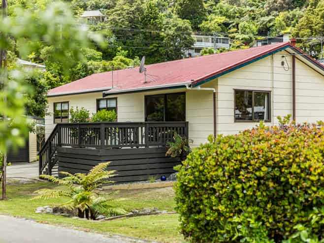 17 Forest Road, Pinehaven
