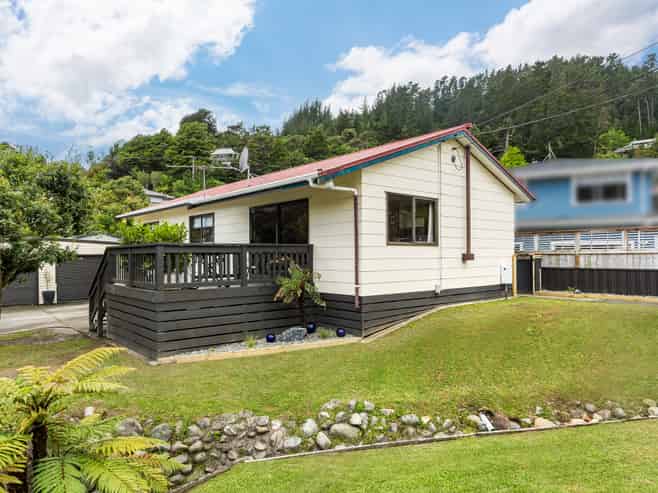 17 Forest Road, Pinehaven