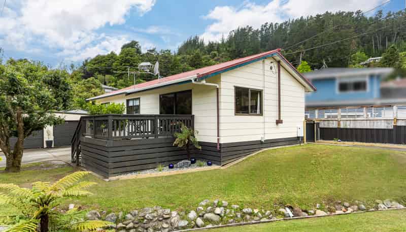 17 Forest Road, Pinehaven