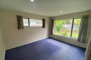 33 Dufek Crescent, Wigram