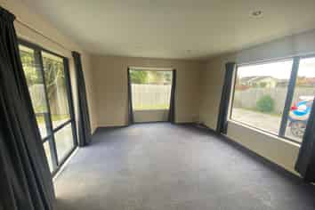 33 Dufek Crescent, Wigram