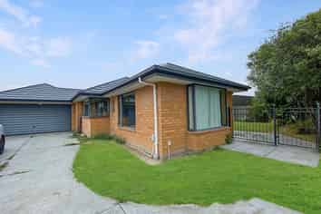 33 Dufek Crescent, Wigram