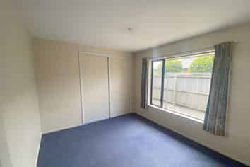 33 Dufek Crescent, Wigram