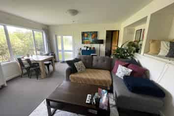 129b Clyde Street , Island Bay