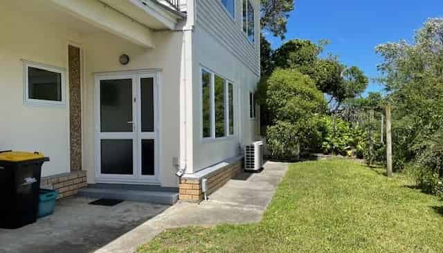 129b Clyde Street , Island Bay