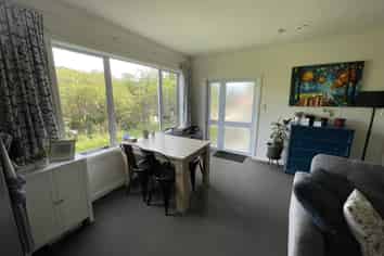 129b Clyde Street , Island Bay