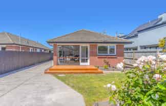 1 and 2/25 Hills Road, Edgeware