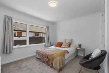 1 and 2/25 Hills Road, Edgeware