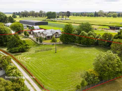 1435 Waughs Road, Feilding