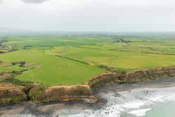 2585 South Road, Manaia