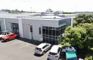 Road frontage 221sqm industrial