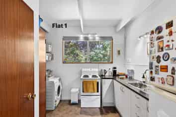 2A Burlington Road, Bluff Hill