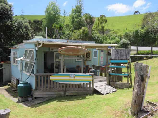 9 Rockell Road, Whananaki