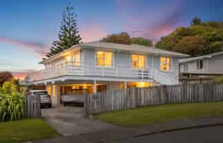 29 Tirowhanga Road, Paremata