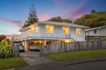 29 Tirowhanga Road, Paremata