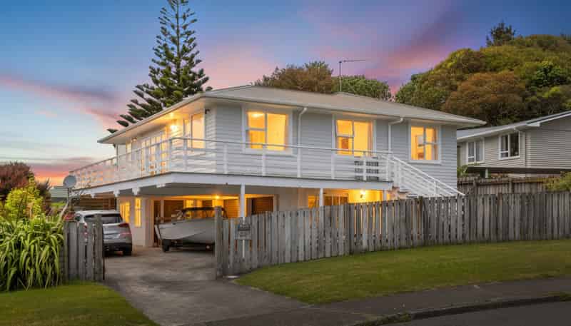 29 Tirowhanga Road, Paremata
