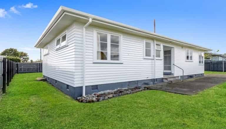 15 Mako Mako Road, Levin