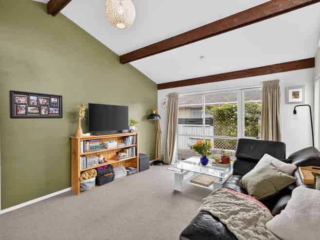 2/15 Sandra Street, South New Brighton