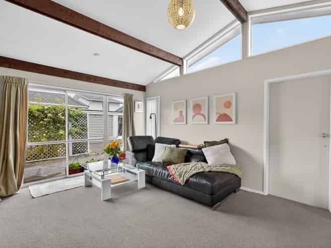 2/15 Sandra Street, South New Brighton