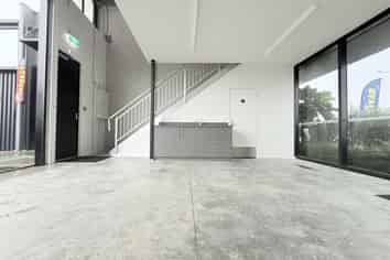 70m2 Road Front Unit | Ormiston Workshops