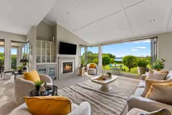 16 Pescara Point, Karaka