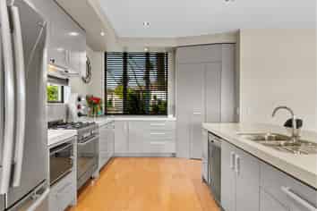 16 Pescara Point, Karaka