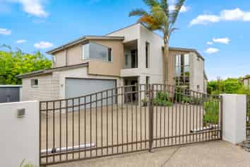 16 Pescara Point, Karaka