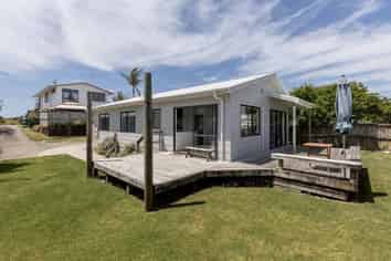 866A Papamoa Beach Road, Papamoa Beach