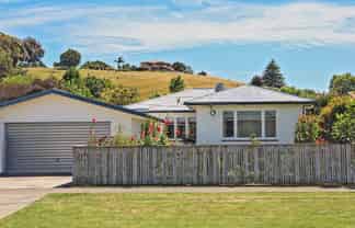 15 Golding Road, Taradale