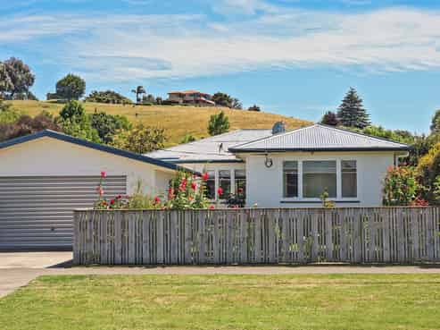 15 Golding Road, Taradale