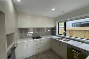 4B Mirrabooka Avenue, Botany Downs